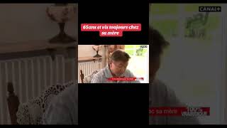 À 65 Ans, Il Vit Encore Chez Sa Mère