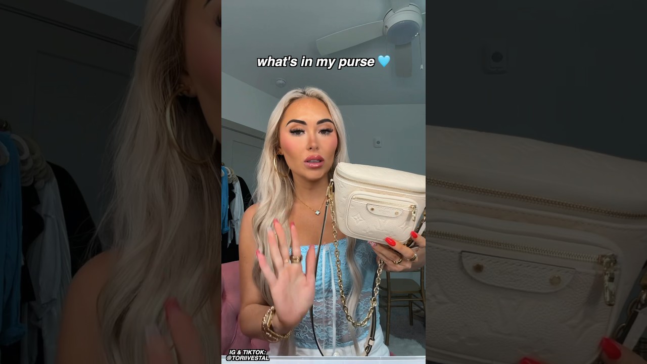 what’s in my purse! 