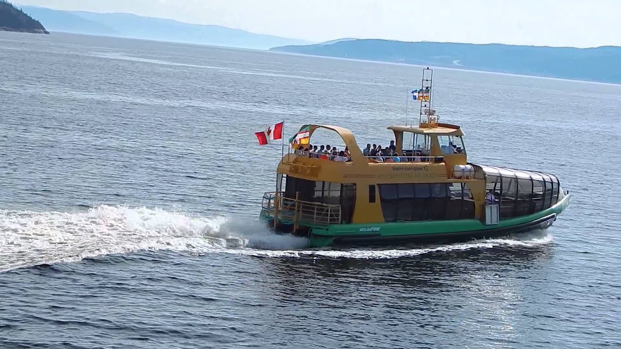 bateau mouche fjord la baie le fjord saguenay ii bateau mouche quitte la baie bateau mouche fjord la baie le fjord saguenay ii bateau mouche quitte la baie