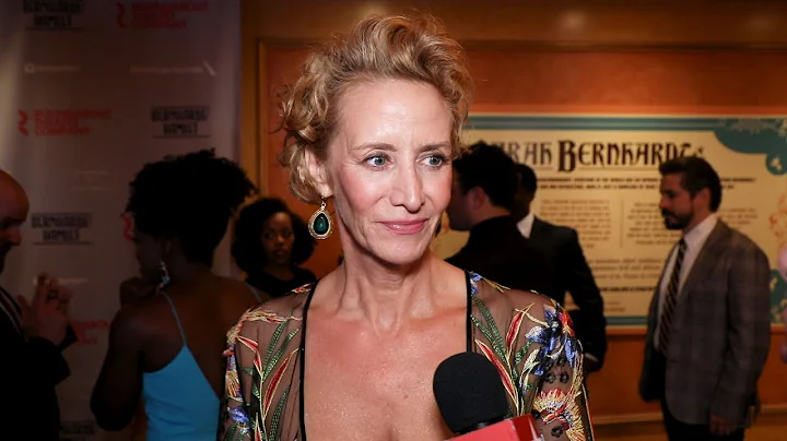 Janet McTeer & the Cast of BERNHARDT/HAMLET Hit th...