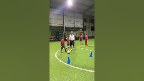 Các bài tập bóng đá cơ bản cho trẻ em - cách tập luyện để đá bóng giỏi  | Hoàng Nhật football
