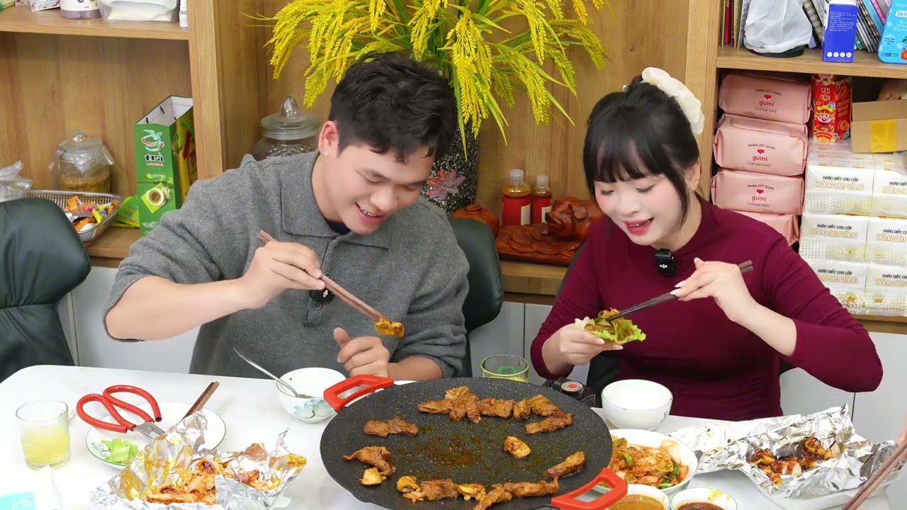 Mukbang Đồ Nướng Tại Nhà Ngon Bất Bại 🥩 🐖| Thịt Bò Tảng, Thịt Dải, Tràng / Trễ Lợn 