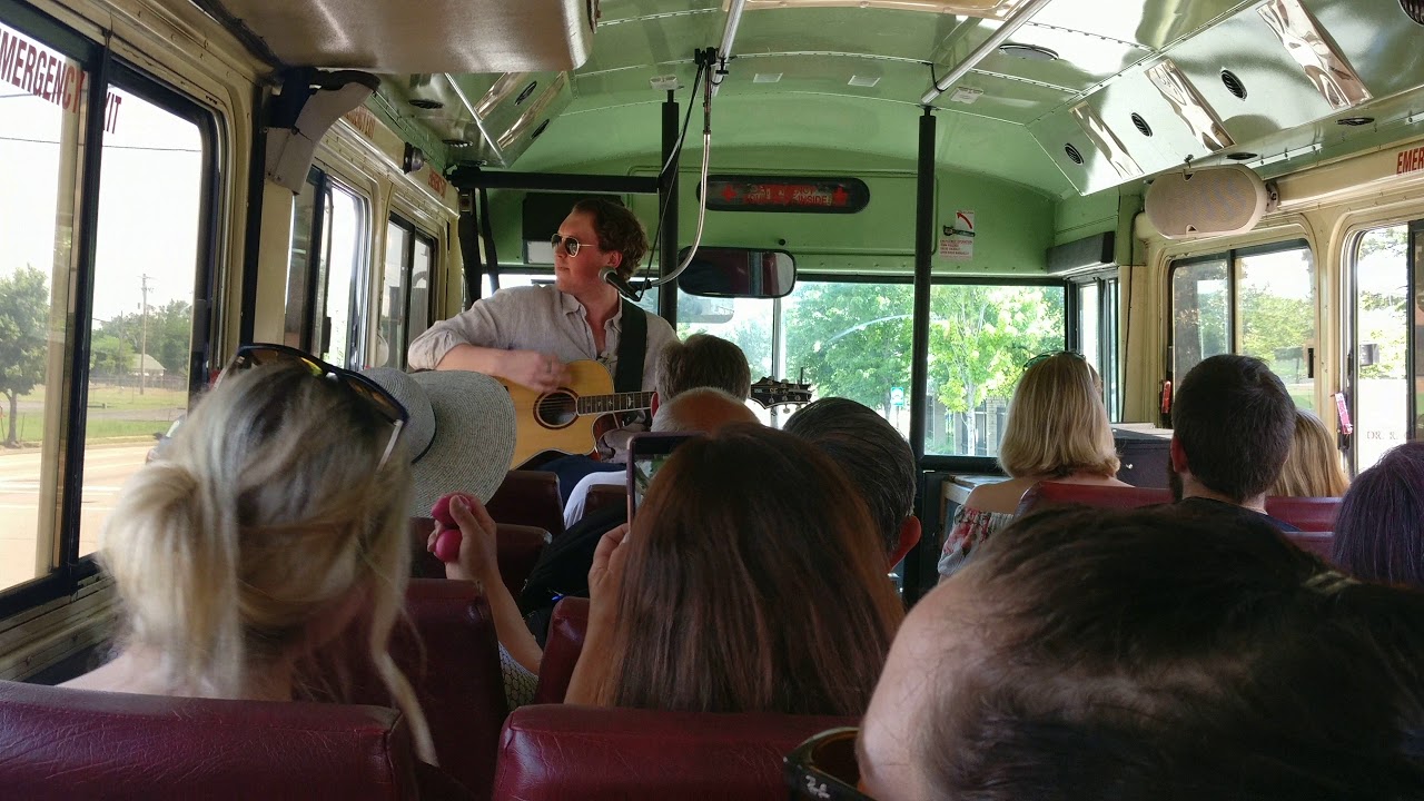 YouTube에서 Walking in Memphis - Back Beat Music Bus Tour 보기 YouTube에서 Walking in Memphis - Back Beat Music Bus Tour 보기