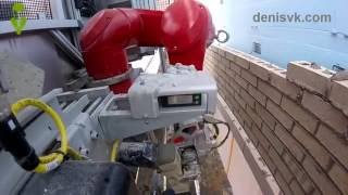 Robot laying Bricks