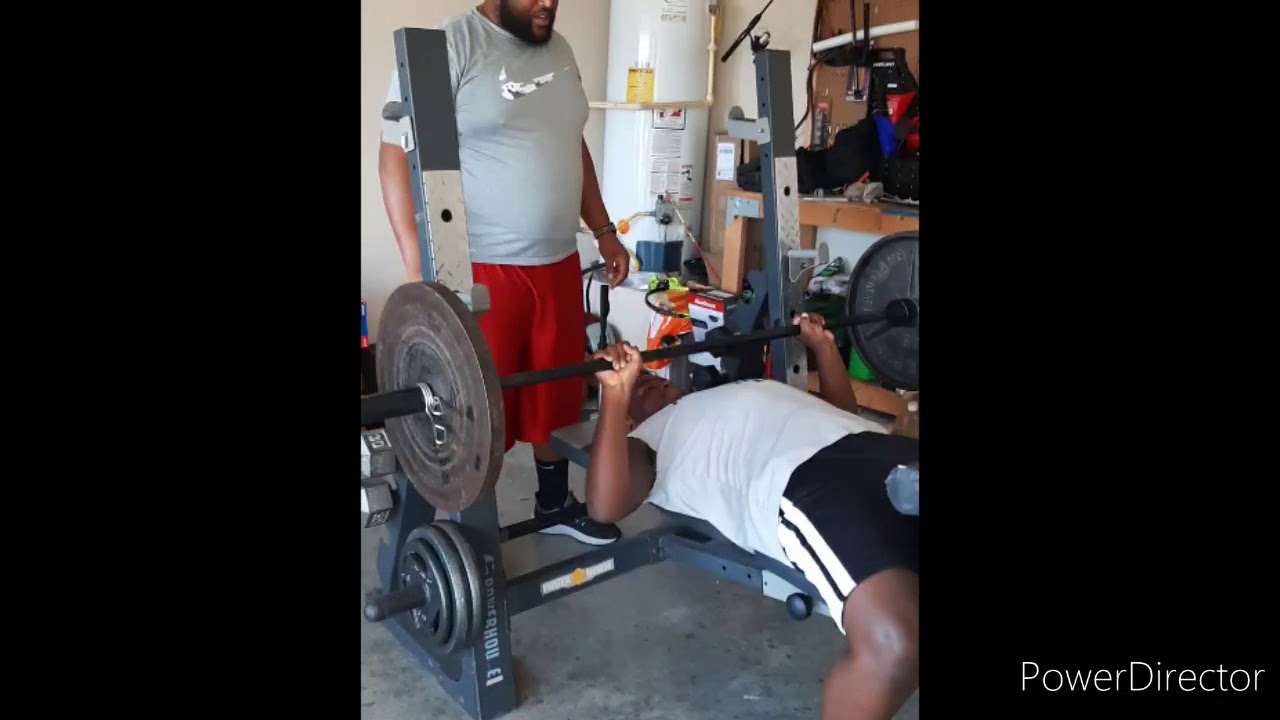 Ali Vinson 255lb squat & 205lb bench stronger just in 2mos of hard work