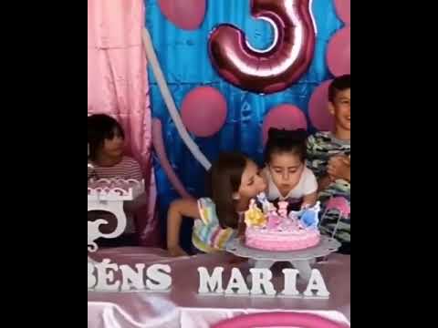 Hermanas se pelea en cumpleaños