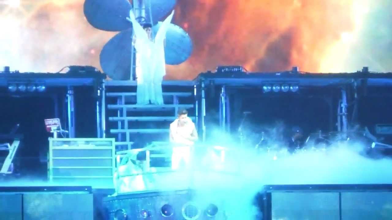 Justin Bieber Catching Feelings LIVE Minneapolis 10-20-12