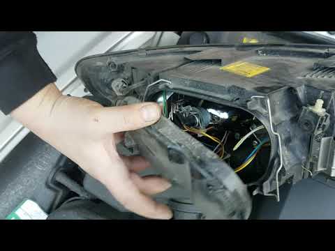 how to change headlight bulb volvo v50, c30, s40, c70