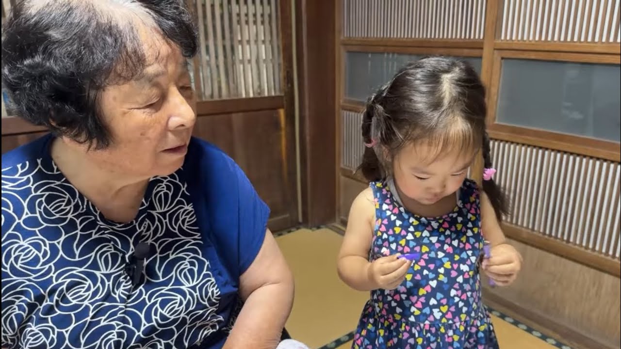ばあちゃん様 A live performance by an 82-year-old grandmother, attended by her