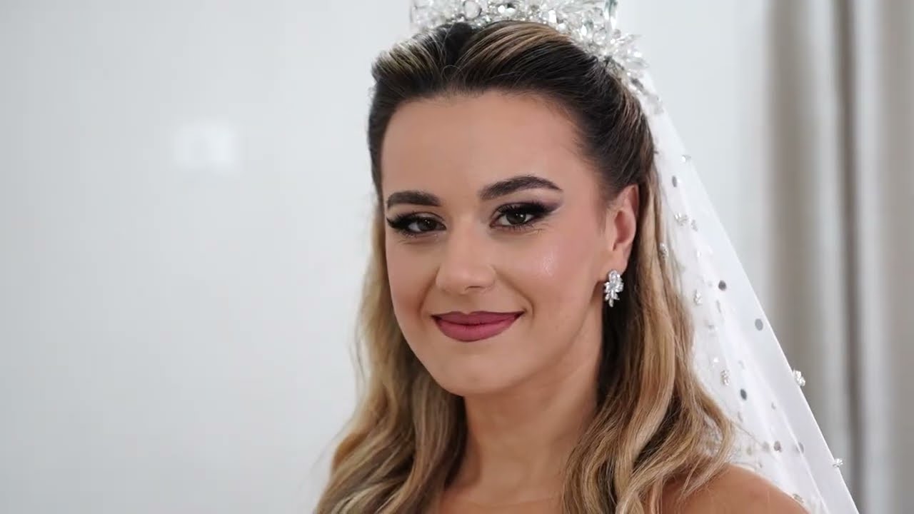 Momenti që preku të gjithë – Dalja e nuses me lot gëzimi 💍😭