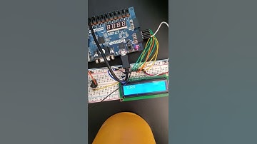 Basys 3 LCD Scrolling Text