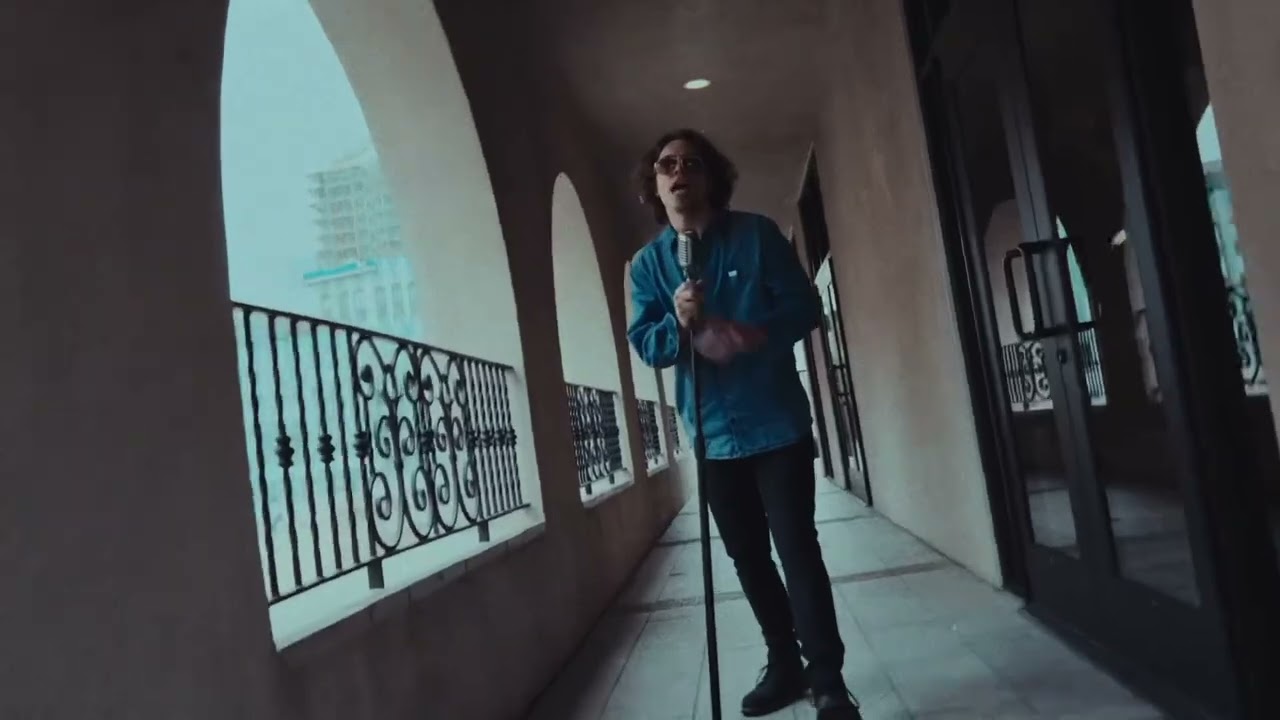 Azuri Moon - Close To No One (Official Video)