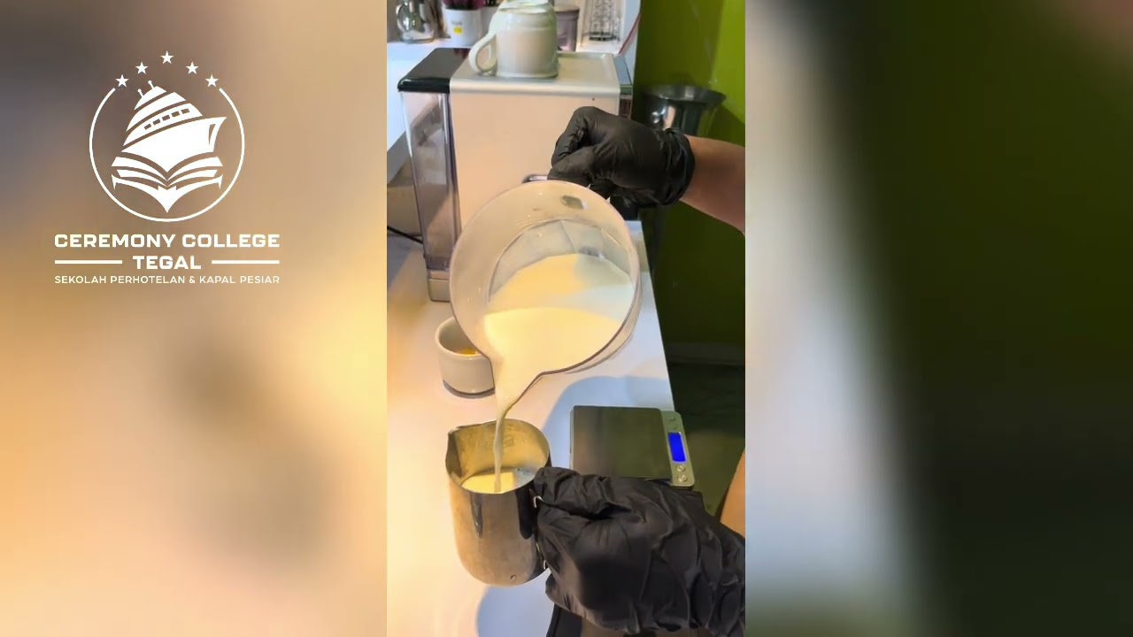 Pembuatan “Latte Art Love” siswa Ceremony College Tegal