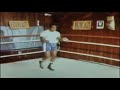 إيرني شيفرز يتدرب على الملاكمة في 4 ديسمبر 1973