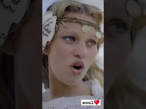 أنا بعشق البحر وبعشق السما إليانا نجاة تريند  اكسبلور 