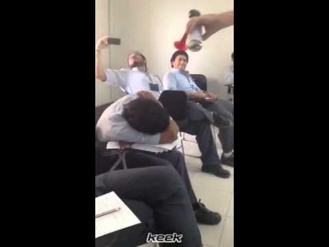 ههههههه العن أبو انداله