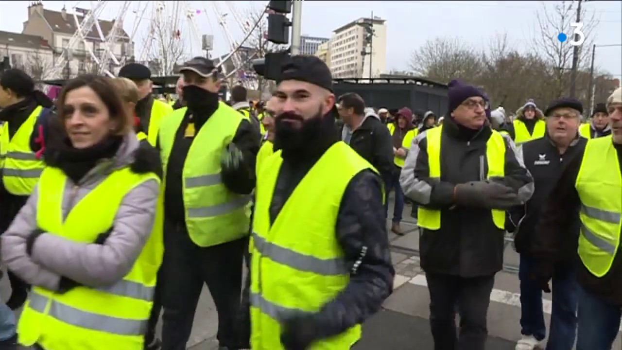 A Dijon Les Gilets Jaunes Mobilisés Pour Lacte Vii