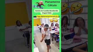 Aluno Que Vem Do Fundão Da Sala De Aula, É Um Aluno Diferenciado. Ção