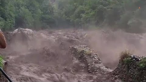Several people killed as floods ravage Pakistani Kashmir | REUTERS