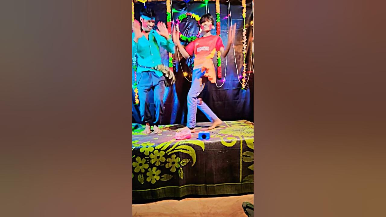 bhabhi ke sang holi me rang gulal udayenge
