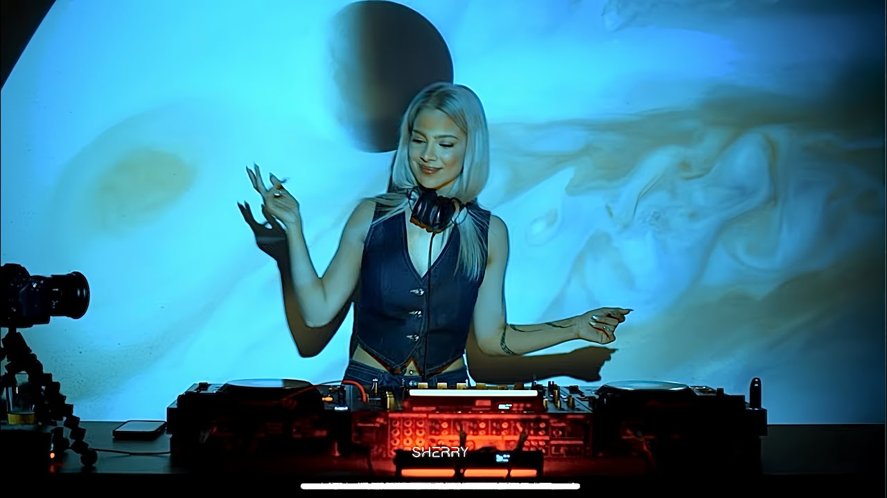 Sherry - Melodic Techno & Progressive House Mix | Live Set from Dubai, UAE