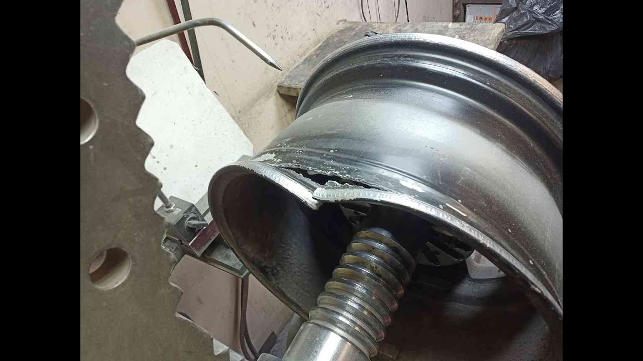 Ремонт сильного повреждения литого диска. Сварка алюминия. Правка литых ...