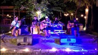 Berbeda Adalah Pilihan (Live Acoustic)