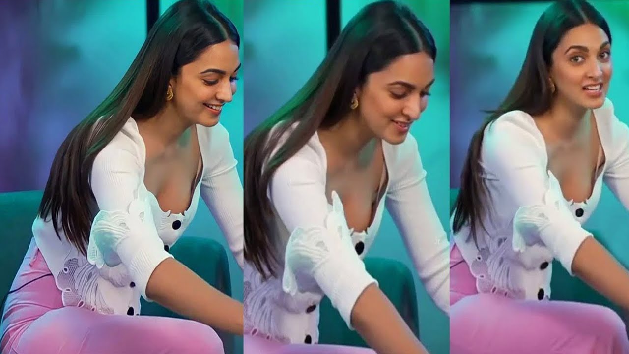 Oops! Before her Marriage, Kiara Advani forgot to Adjust dress during  event, video goes Viral - YouTube