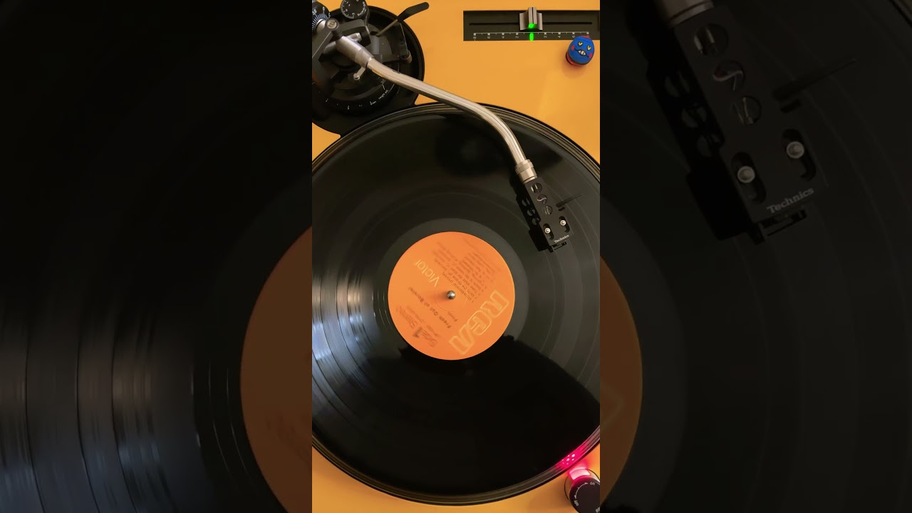 Fresh 「Fighting, Spitting, Kicking Woman」 UK Rock Band 