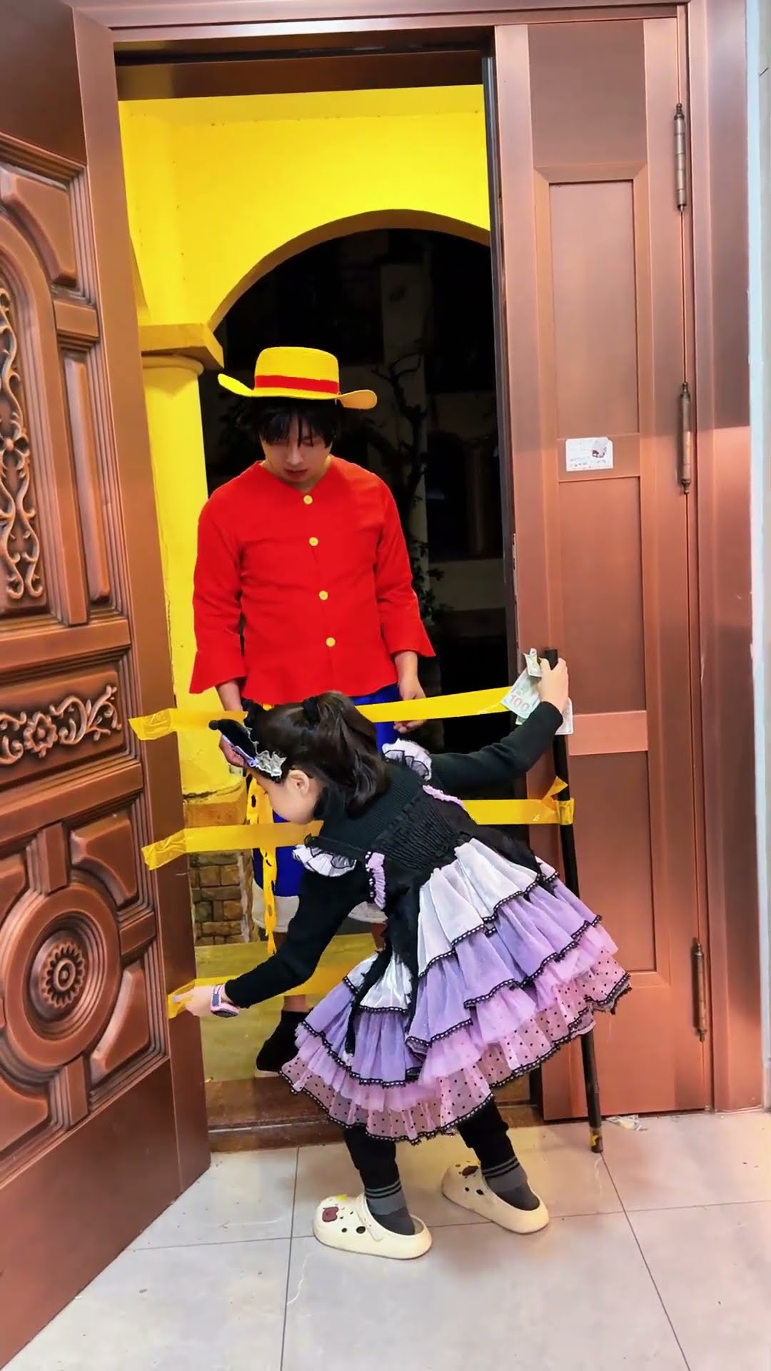 路飞给的太少了#海贼王 #路飞