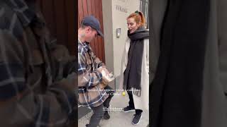 Bella Thorne getting a Valentines gift from her boyfriend Benjamin Mascolo | January 3, 2021 Resimi