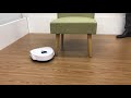 イスの脚周りを器用に掃除するRULO  mini