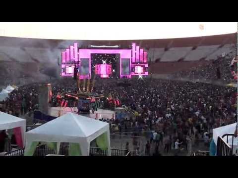 Lil Jon yelling at fence jumpers with Laidback Luke @ E.D.C. 2010 Los Angeles [HD]