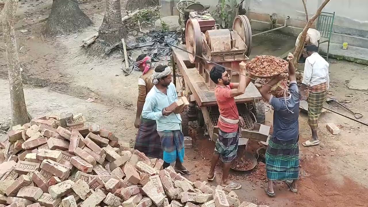 Advanced Technology Brick Breaking Machine ইট ভাঙ্গা মেশিন 