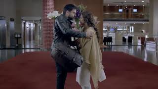 hamari adhuri kahani  last scene Resimi