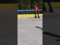 Cómo mantener el equilibrio para aprender a patinar un ejemplo