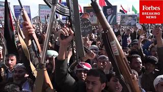 Raw Video Houthis Hold M Rally In Sanaa, Yemen, Amid Entry Into Iran War