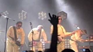 DEVO - Q: ARE WE NOT MEN @ THE PHOENIX