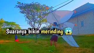Layangan raksasa ka seka'an khas madura suaranya bikin merinding 😱