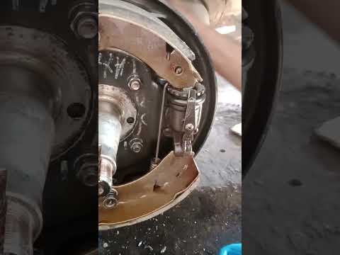 how to  brake adjustment Isuzu Nkr truck shot video viral