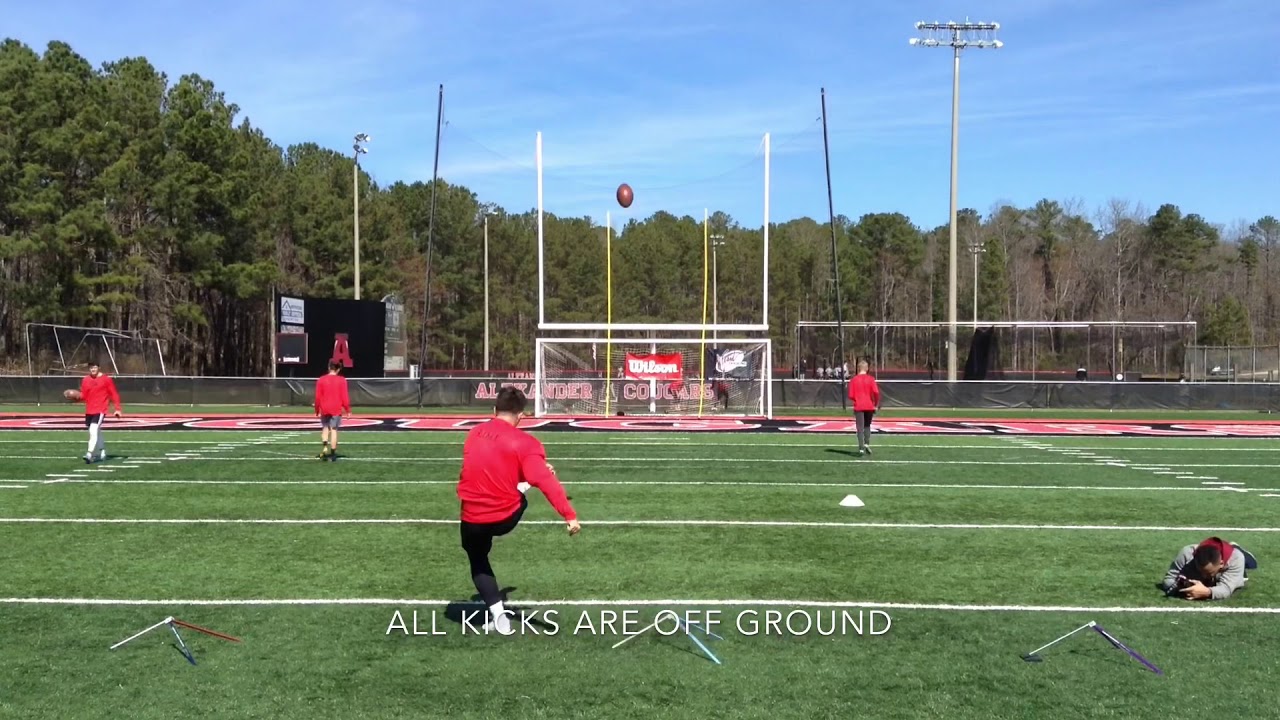 Kicker de 130kg garante título no futebol americano universitário