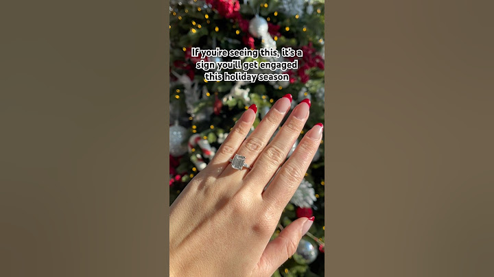 This is your sign! A holiday proposal in your near future! #proposal #proposalideas #engagementring