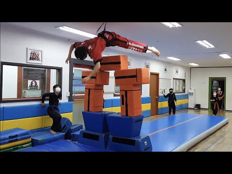 아이들과 평범한놀이ㅎㅎㅎ(특공무술&amp;<strong>amp</strong>;합기도) a normal game of <strong>martial</strong> arts children