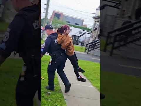 Polis İçeri Girmek Zorunda Kaldı…🤣#shorts