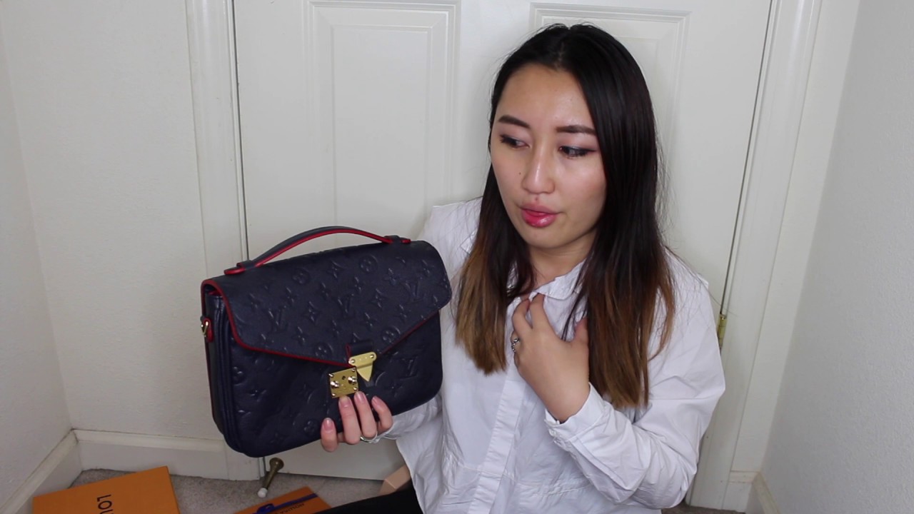 What Fits In Pochette Metis IUCN Water