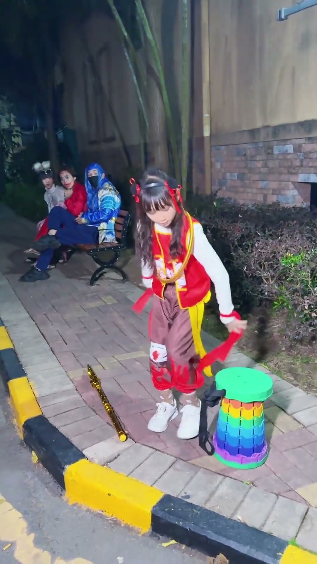【斗罗大陆】受伤的小哪吒被抢位置，善良的小baby帮助了她！#斗罗大陆#唐舞桐#哪吒