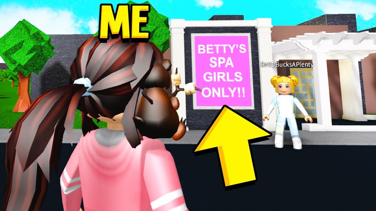 This Spa Is Girls Only So My Girlfriend Went Undercover Roblox