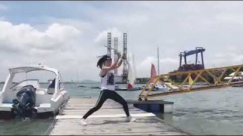 Cô gái đánh côn nhị khúc đẹp nhất Việt Nam