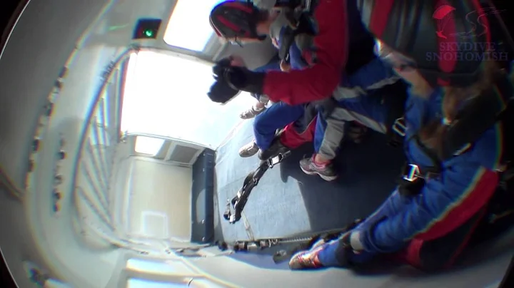 Heidi Gates's Tandem skydive!