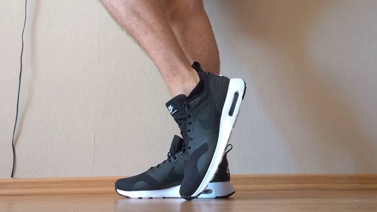 Butyshoes Nike Air Max Tavas Essential 725073 001 na nogachon feet Butyshoes Nike Air Max Tavas Essential 725073 001 na nogachon feet
